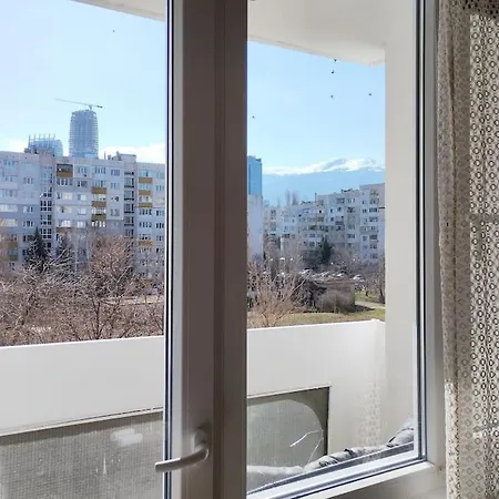 Apartment Ltt - Near Airport, Spacious, Sunny Sofia