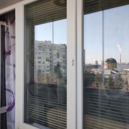 Apartmán Ltt - Near Airport, Spacious, Sunny